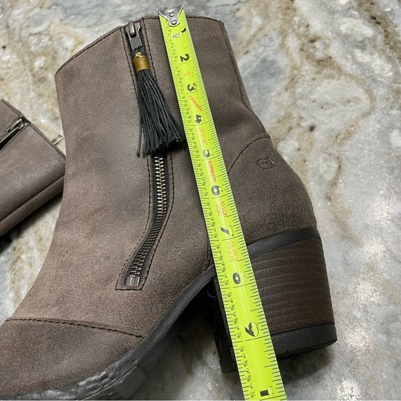 Born Salazar Tassel Distressed Leather Western Ankle Boots Women’s 9.5 - Picture 8 of 10